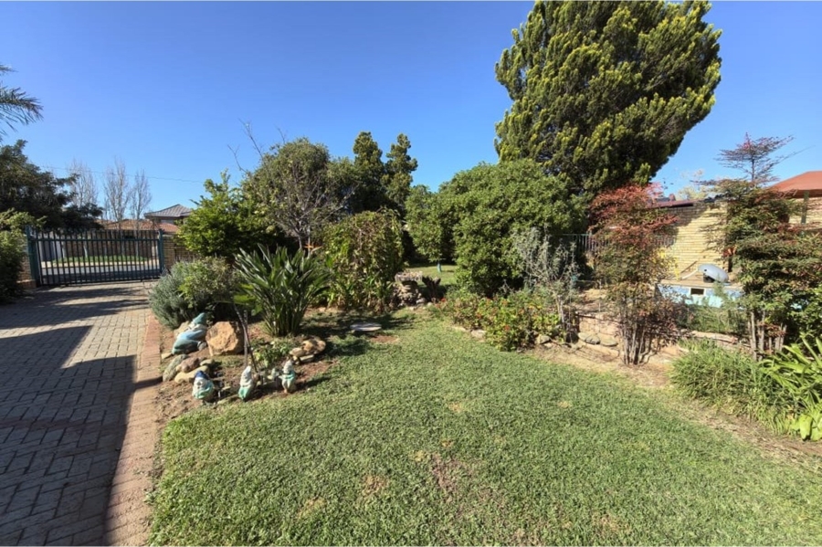 5 Bedroom Property for Sale in Hadison Park Northern Cape